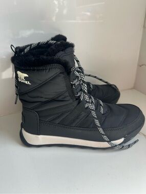 Sorel Whitney II Short Lace waterproof boots size 6